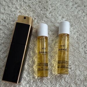 CHANEL No. 5 Travel Set with Black and Gold Atomizer